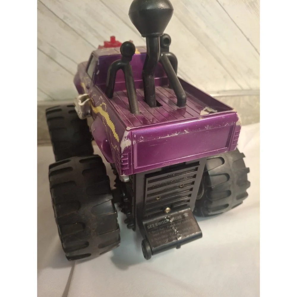 ROAD RIPPERS TOY STATE HUGE MONSTER TRUCK MOTORIZED AS IS UNTESTED READ Vintage